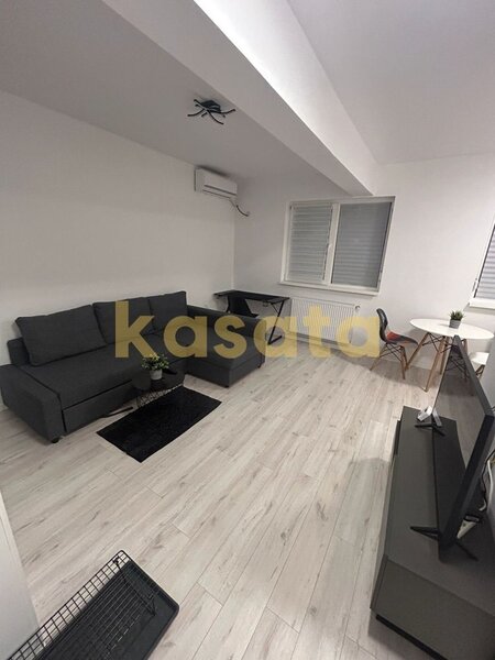 Garsoniera moderna 32 mp, parcare inclusa, rond Leroy